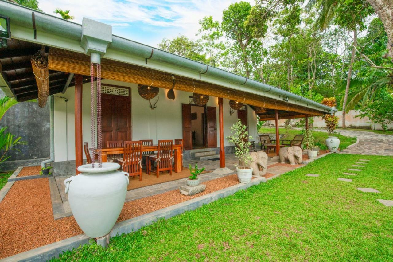 Villa Godahena Амбалангода Екстериор снимка